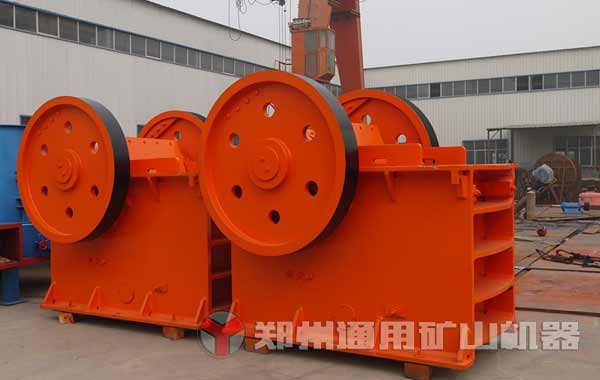 45mm石灰石粉碎到300目細度選在哪種礦山機器？